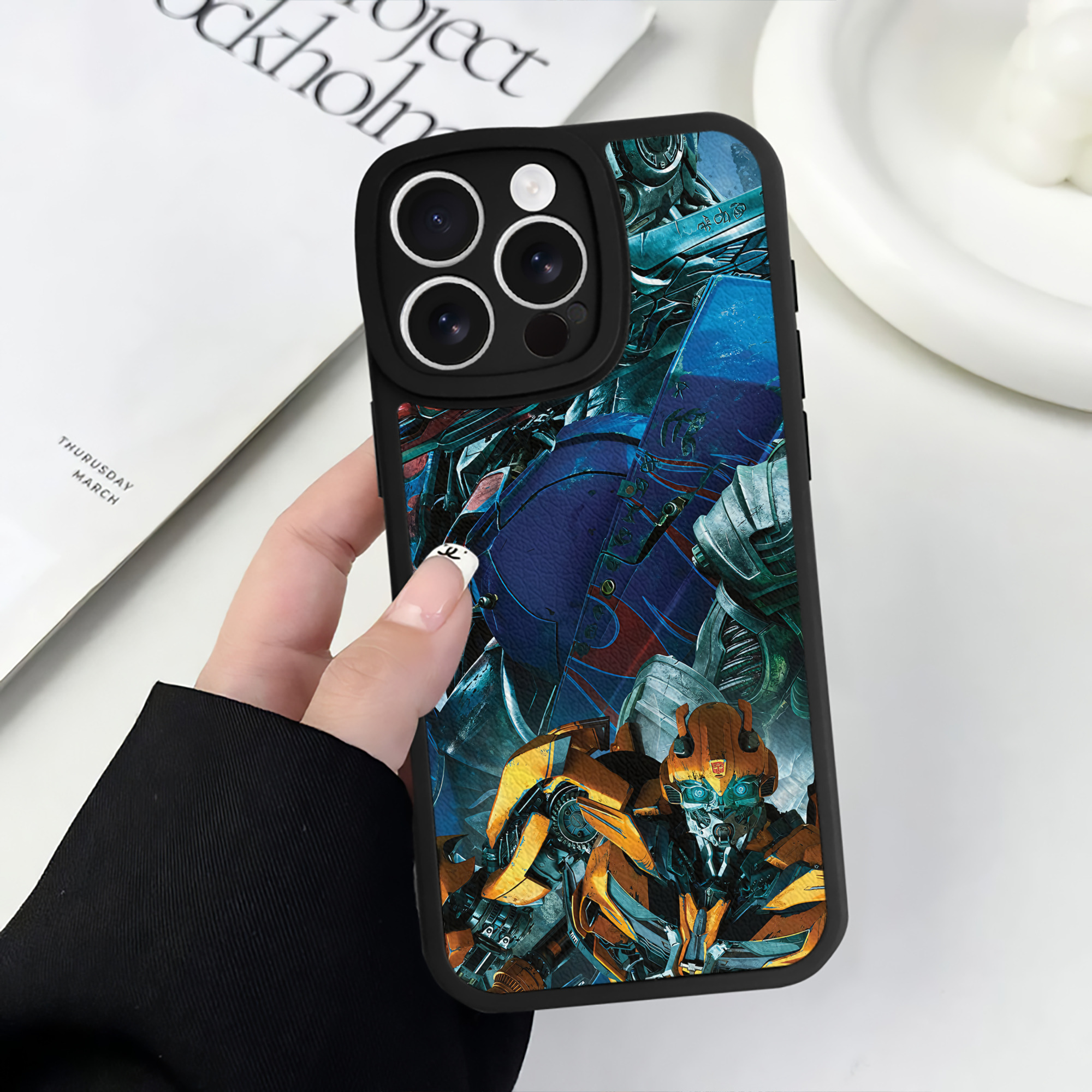 （画像用） Transformers トランスフォーマー 【iPhone 16シリーズ対応】シリコンスマホケース（レザー調） 材質：シリコン